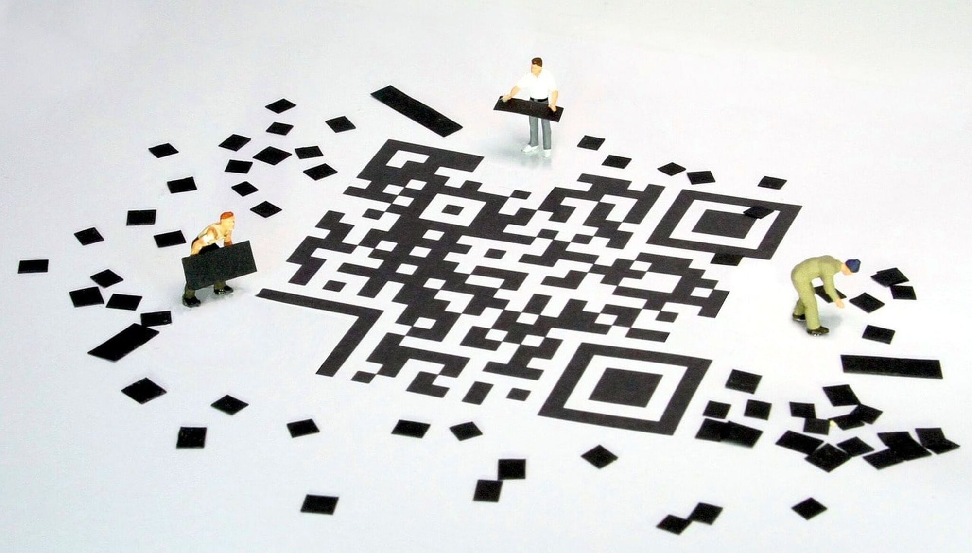 qr codes with miniature figures